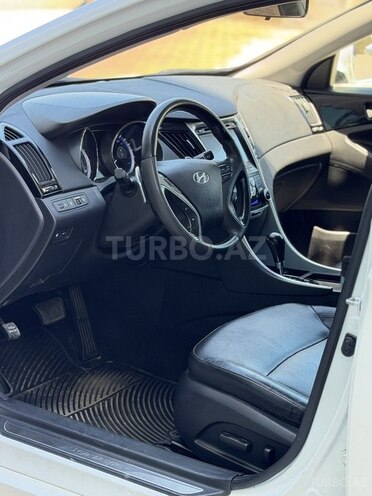 Hyundai Sonata-8