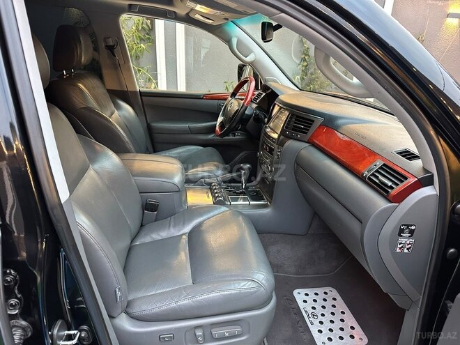 Lexus LX 570-12