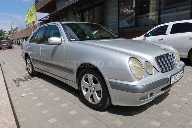 Mercedes E 220-6
