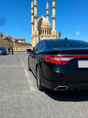 Hyundai Grandeur-5