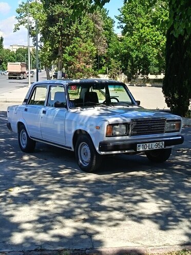 LADA (VAZ) 2107-2