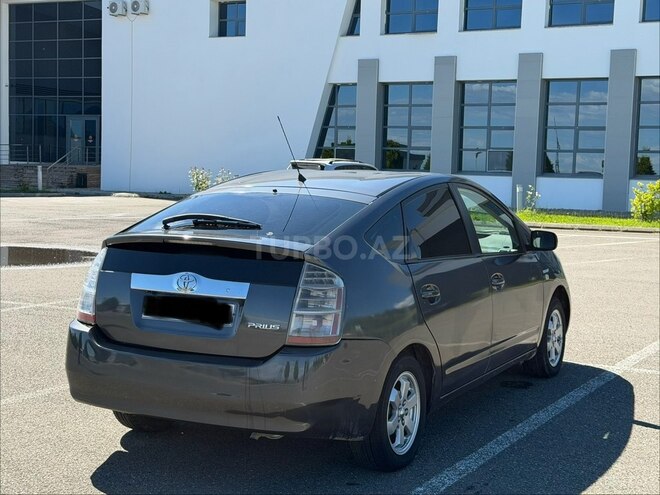 Toyota Prius-4