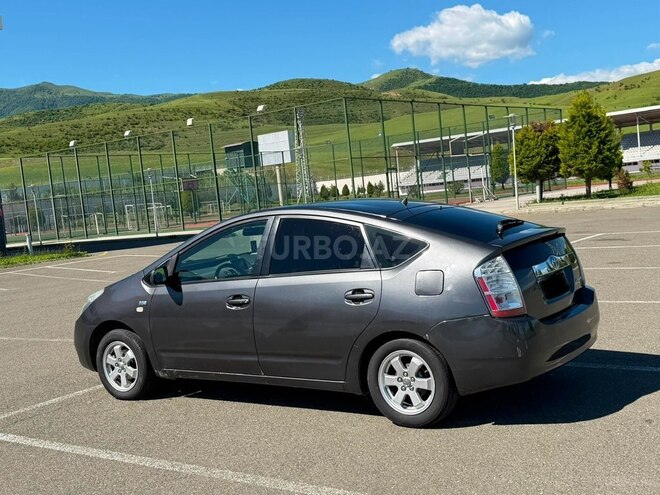 Toyota Prius-5
