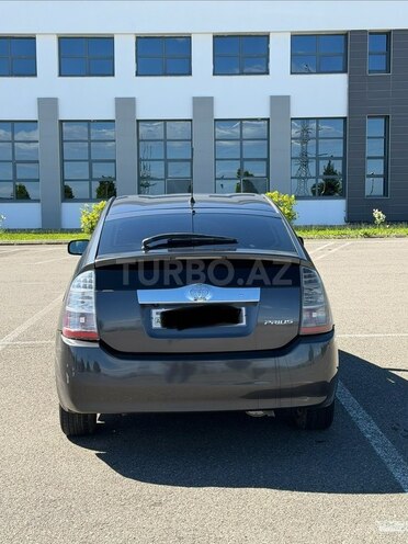 Toyota Prius-2