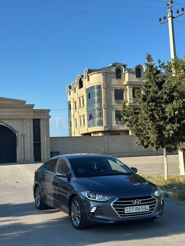 Hyundai Elantra-4