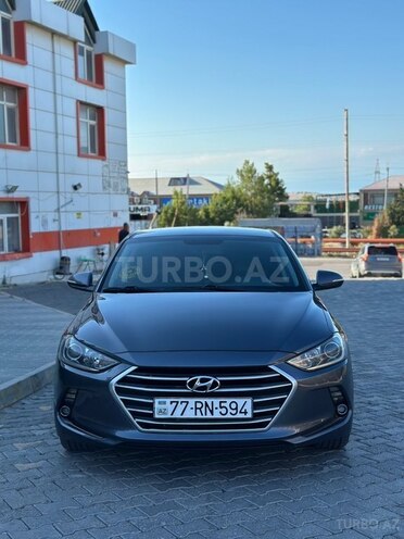 Hyundai Elantra-1