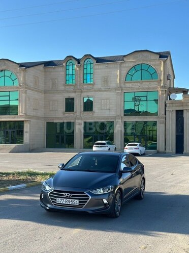 Hyundai Elantra-6