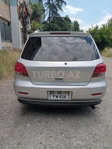 Mitsubishi Airtrek-2