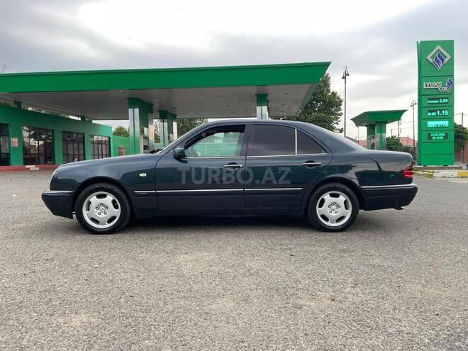 Mercedes E 240-7