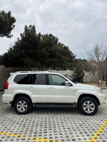 Toyota Land Cruiser Prado-8