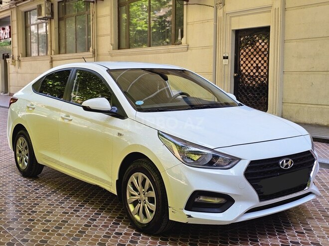 Hyundai Accent-4