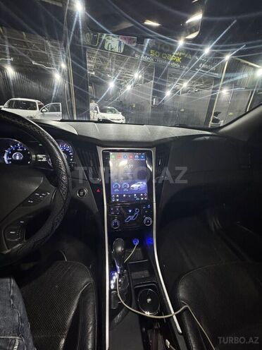 Hyundai Sonata-6