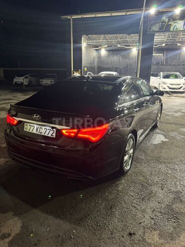 Hyundai Sonata-4