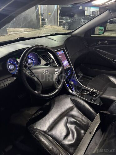 Hyundai Sonata-8
