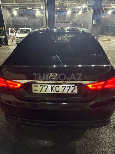 Hyundai Sonata-14