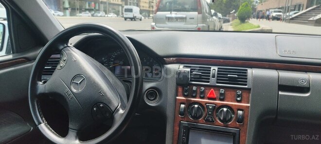 Mercedes E 220-14