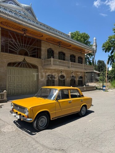LADA (VAZ) 21011-1