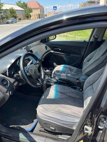 Chevrolet Cruze-9