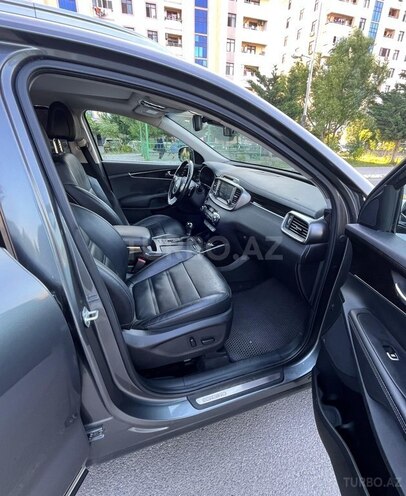 Kia Sorento-13