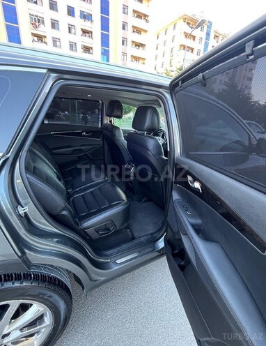 Kia Sorento-12