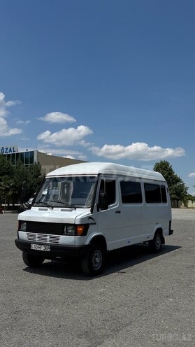 Mercedes 208 D-3