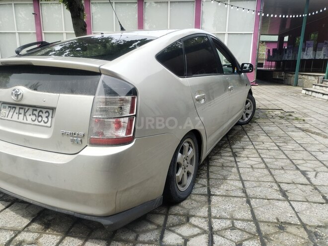 Toyota Prius-3