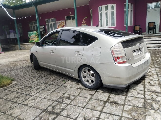 Toyota Prius-4
