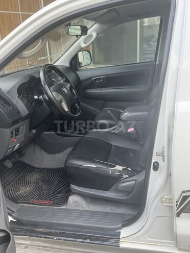 Toyota Hilux-7