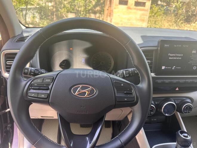 Hyundai Venue-12