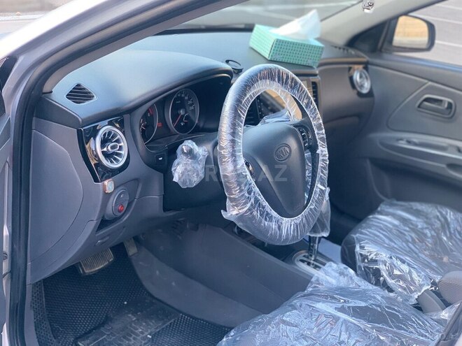 Kia Rio-11