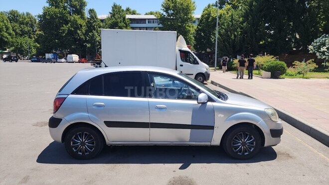 Kia Rio-2
