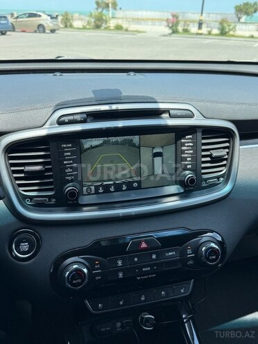 Kia Sorento-16