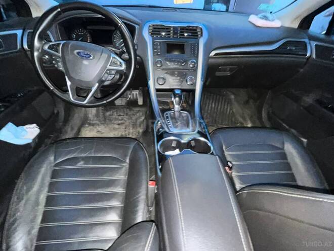Ford Fusion-3