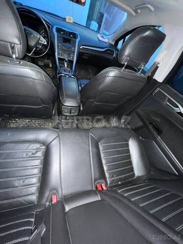 Ford Fusion-9