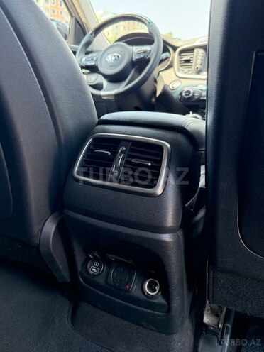Kia Sorento-15