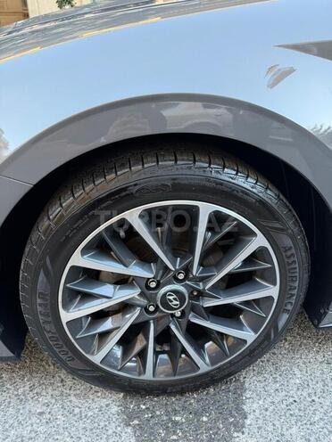 Hyundai Sonata-14