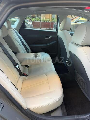 Hyundai Sonata-13