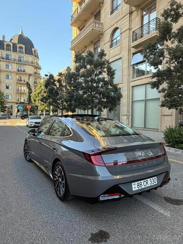 Hyundai Sonata-4
