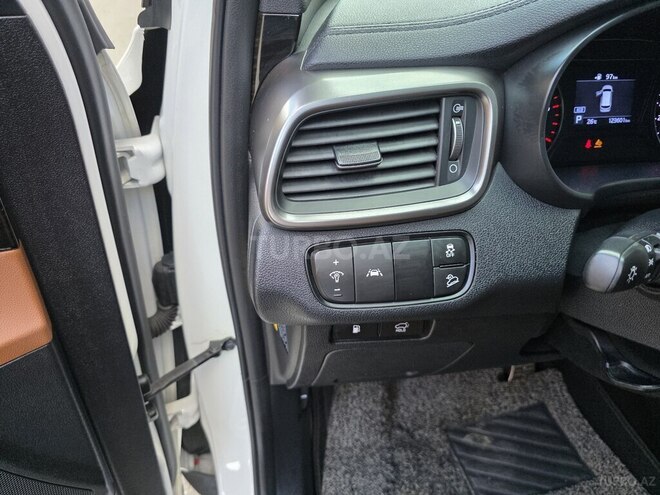 Kia Sorento-16