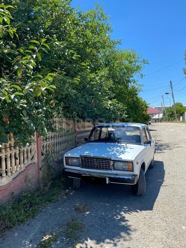 LADA (VAZ) 2107-2