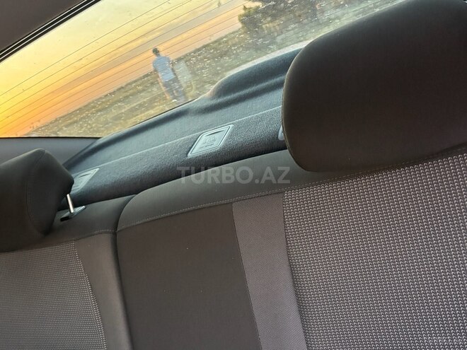 Hyundai Accent-9
