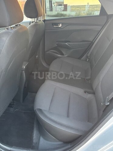 Hyundai Accent-8