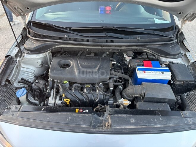 Hyundai Accent-15
