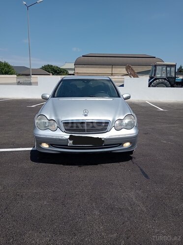 Mercedes C 200-1