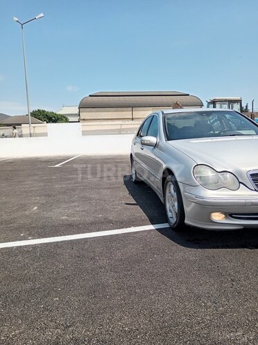 Mercedes C 200-11