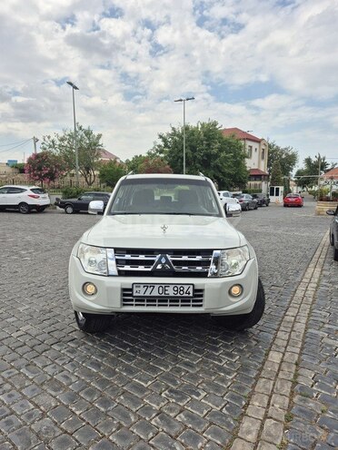 Mitsubishi Pajero-1
