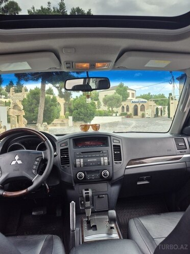 Mitsubishi Pajero-3