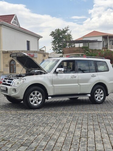 Mitsubishi Pajero-19