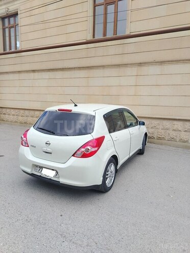 Nissan Tiida-2