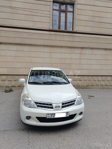 Nissan Tiida-4